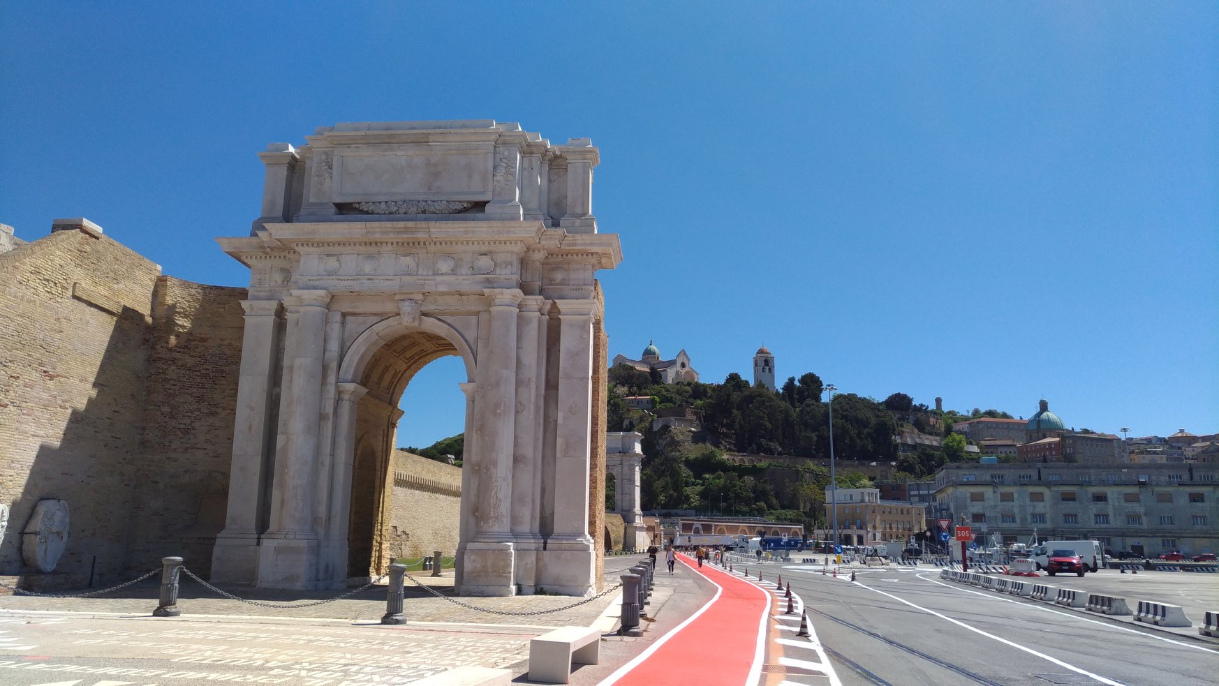 Porto di Ancona: ordinanza per accesso persone e mezzi