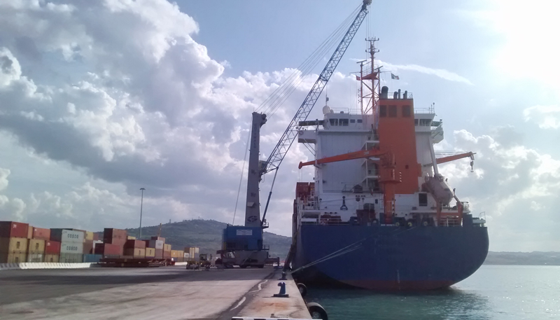 Porto di Ancona: situazione banchina 26 darsena commerciale