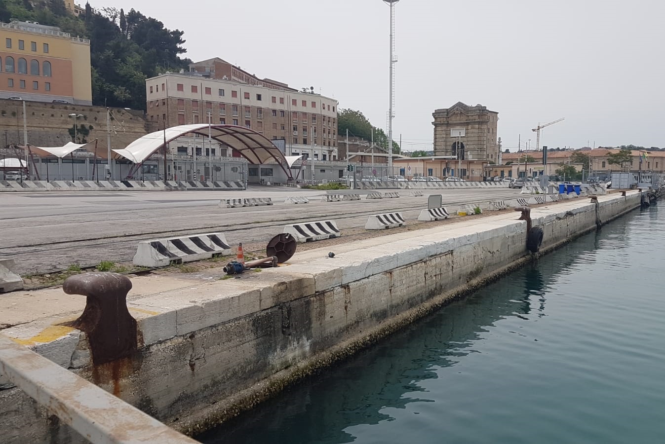 Porto di Ancona: aggiudicati lavori di elettrificazione banchina 17