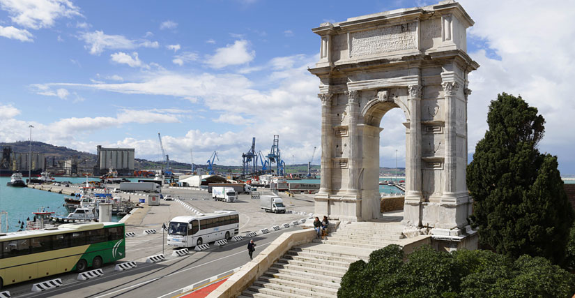 Pubblicato bando per l'avvio temporaneo di nuove attività nel Porto antico di Ancona