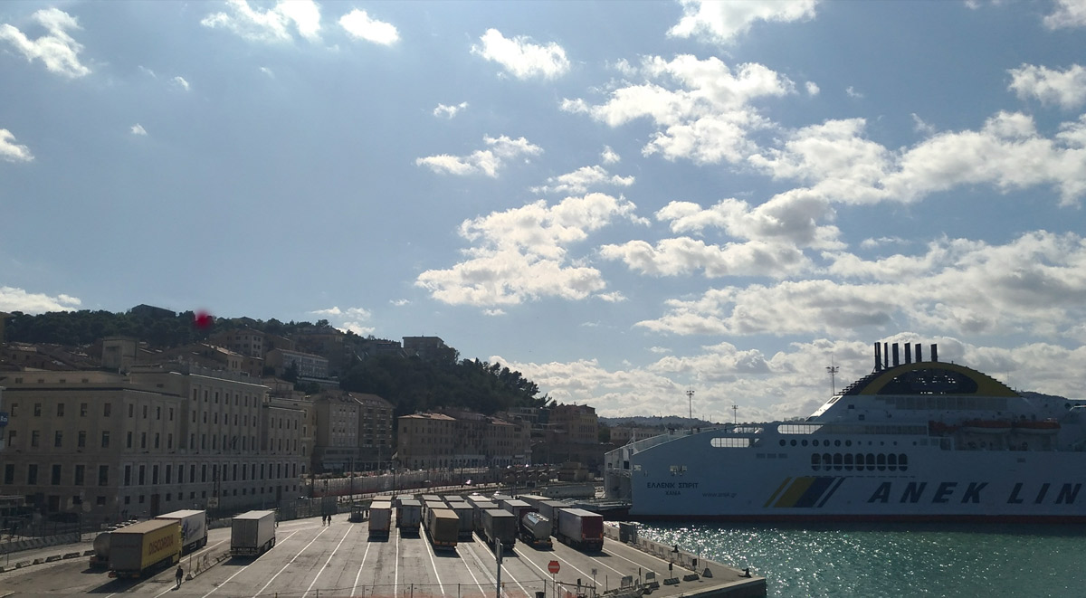 Porto di Ancona operativo