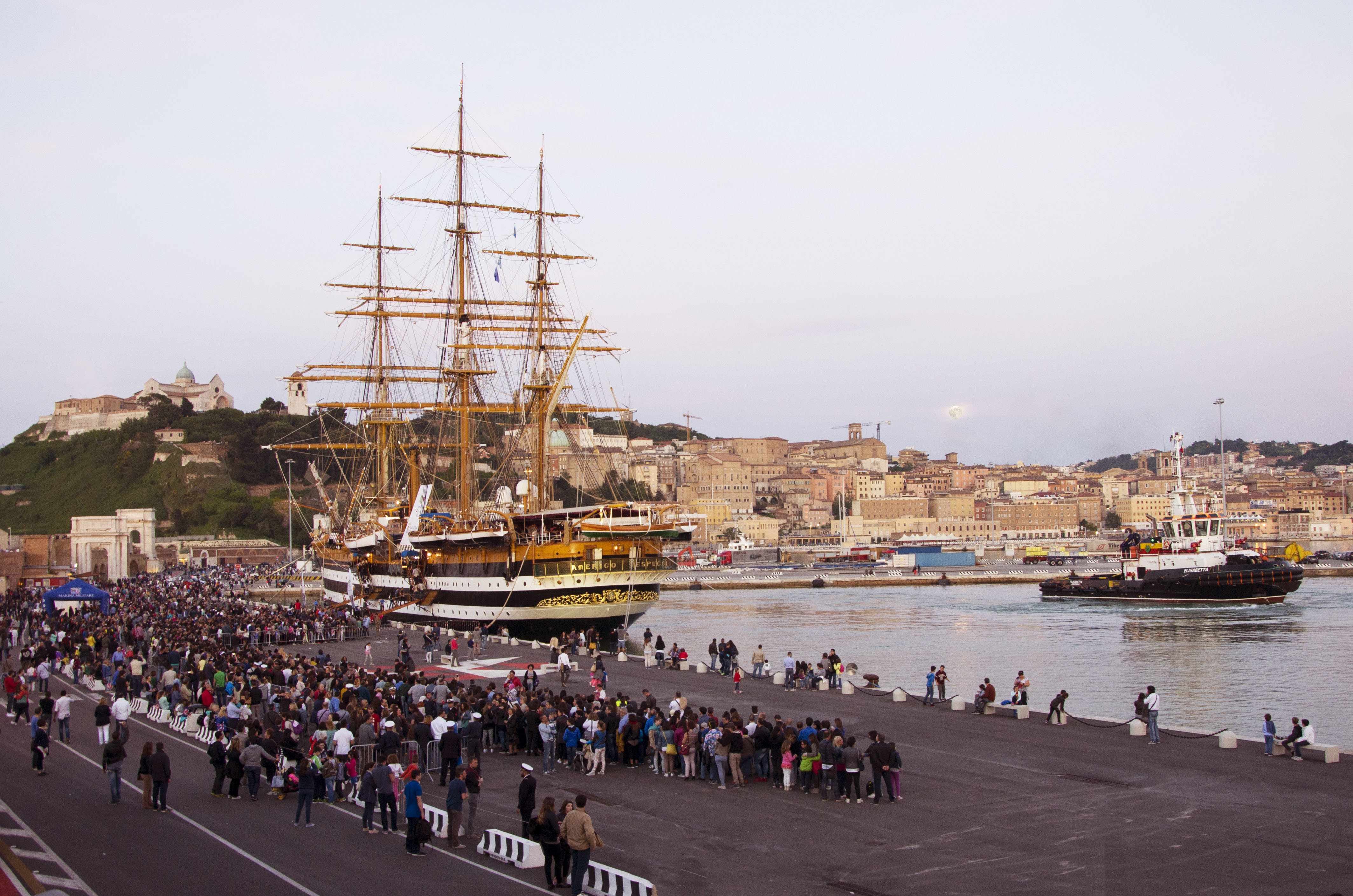 Porto di Ancona: nave Vespucci al porto Antico dal 4 al 7 ottobre per celebrazioni 800 anni partenza San Francesco per la Terra Santa